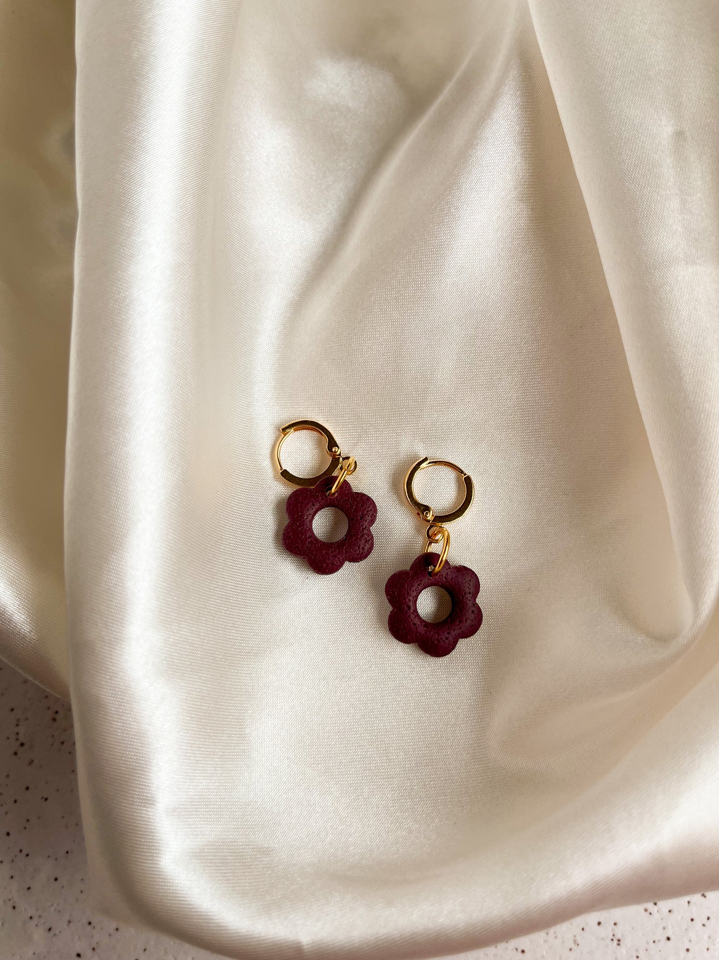 Daisy Huggies Textured Oxblood