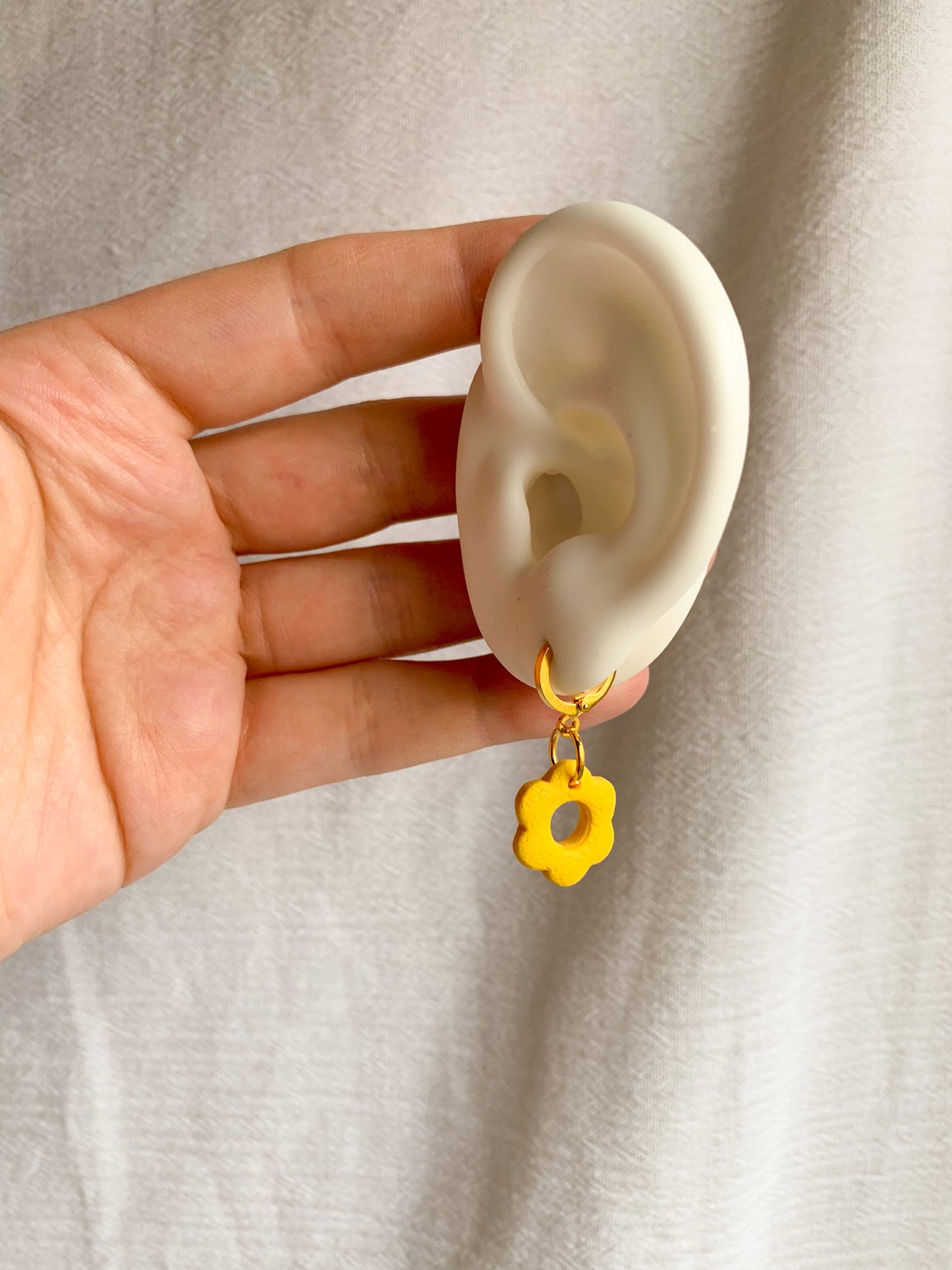 Daisy Huggies Yellow