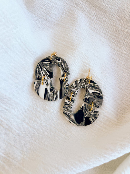 Carsen Marbled Black and White