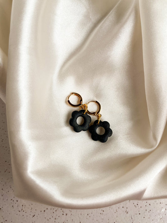 Daisy Huggies Textured Onyx